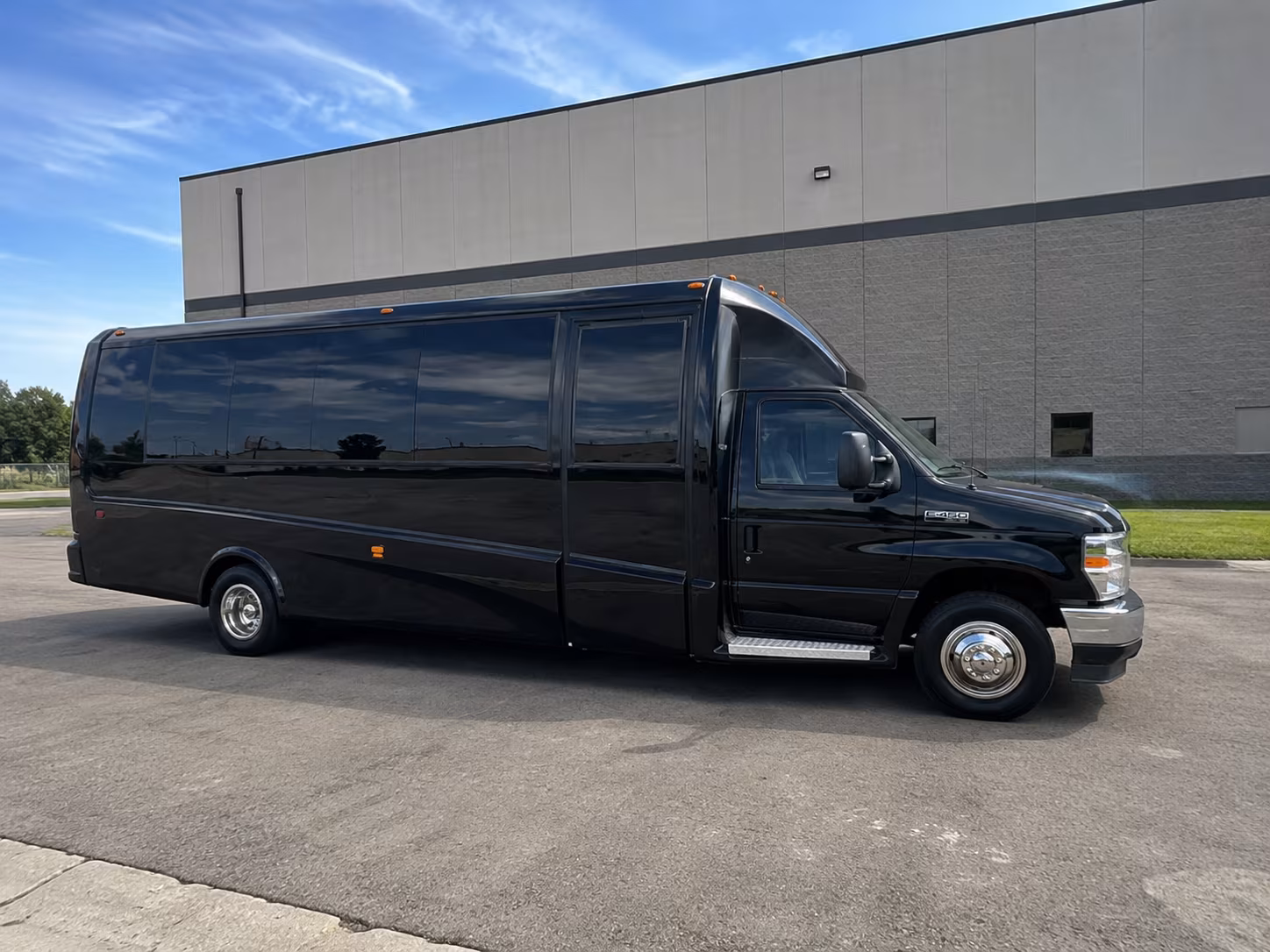 corporate airport transfer buses to killeen fort hood regional airport