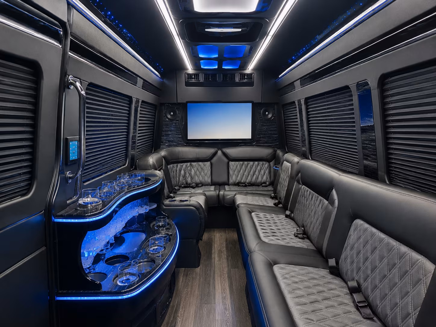 group bus rentals to san antonio spurs games at frost bank center
